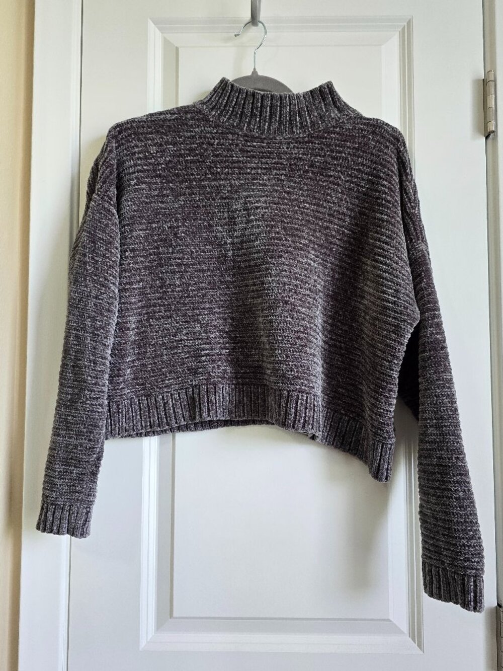 Forever 21 Gray Chunky Knit Cropped Mock Neck Sweater